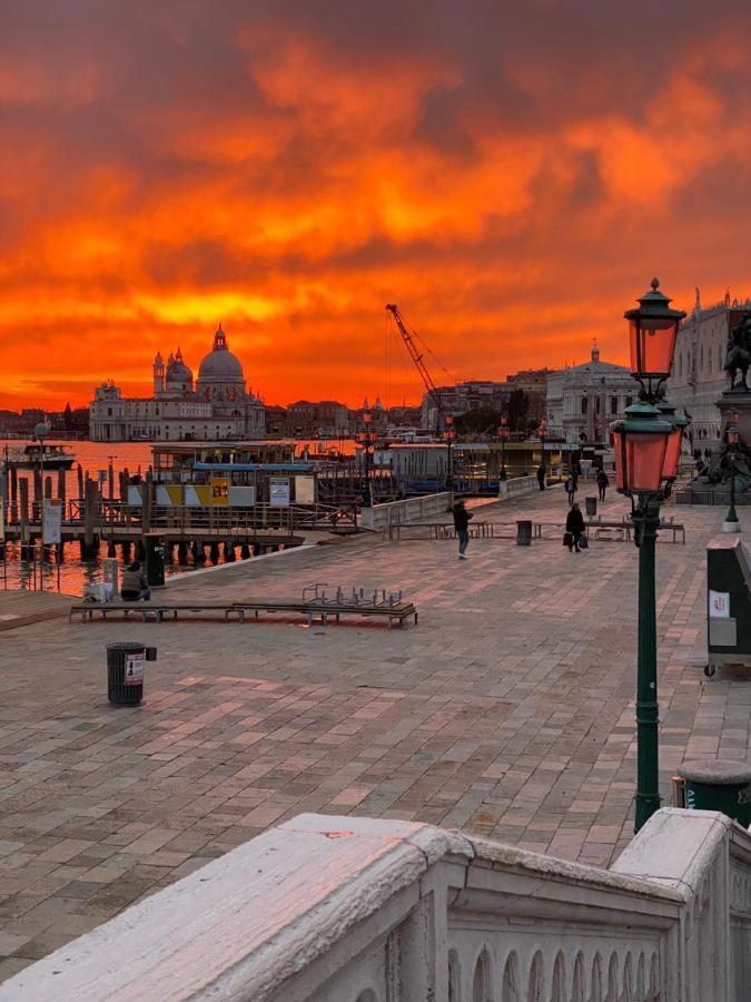 Wow Suite 5 Min From San Marco Venedig Exterior foto